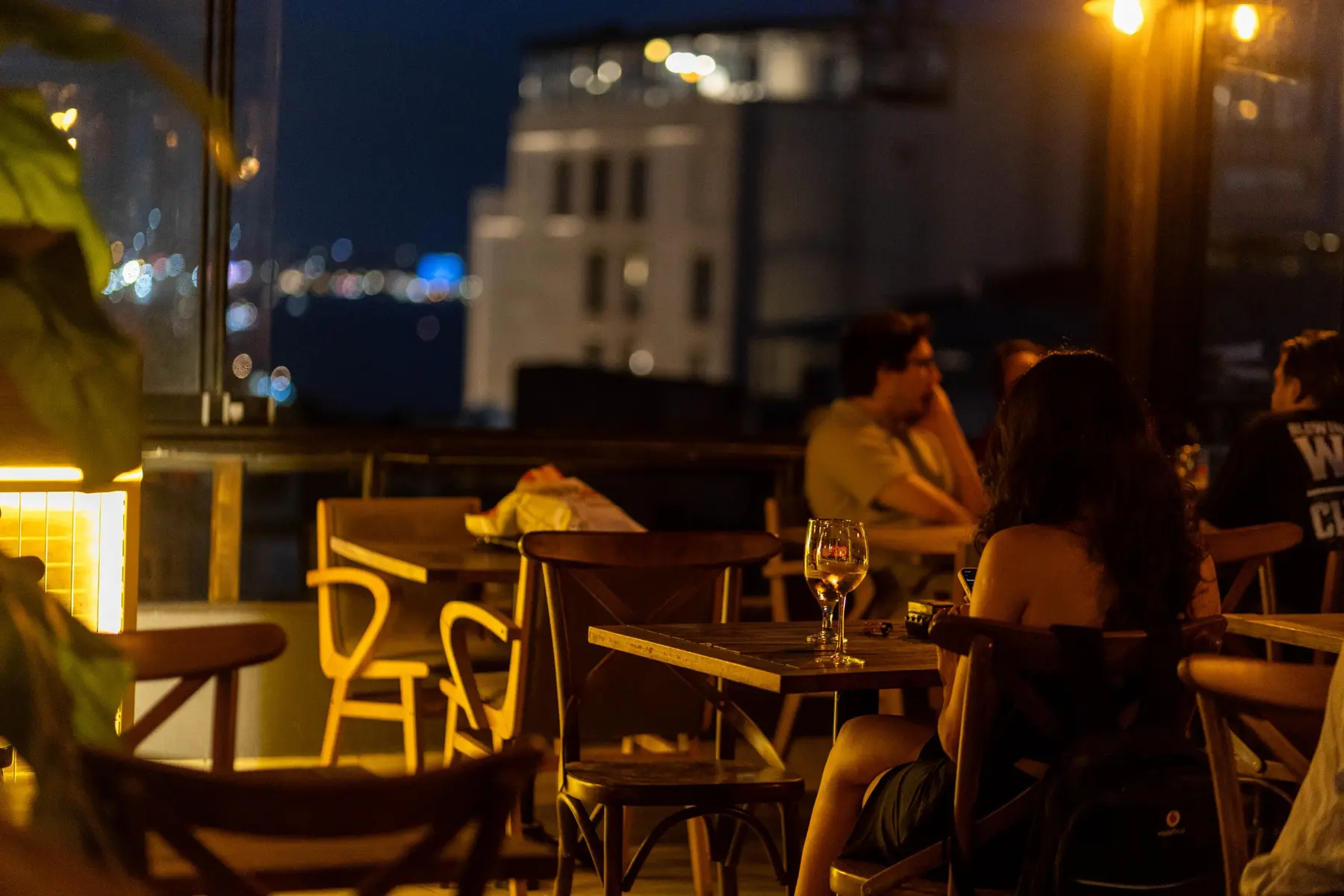 Balkon Beyoğlu'nun gece atmosferi